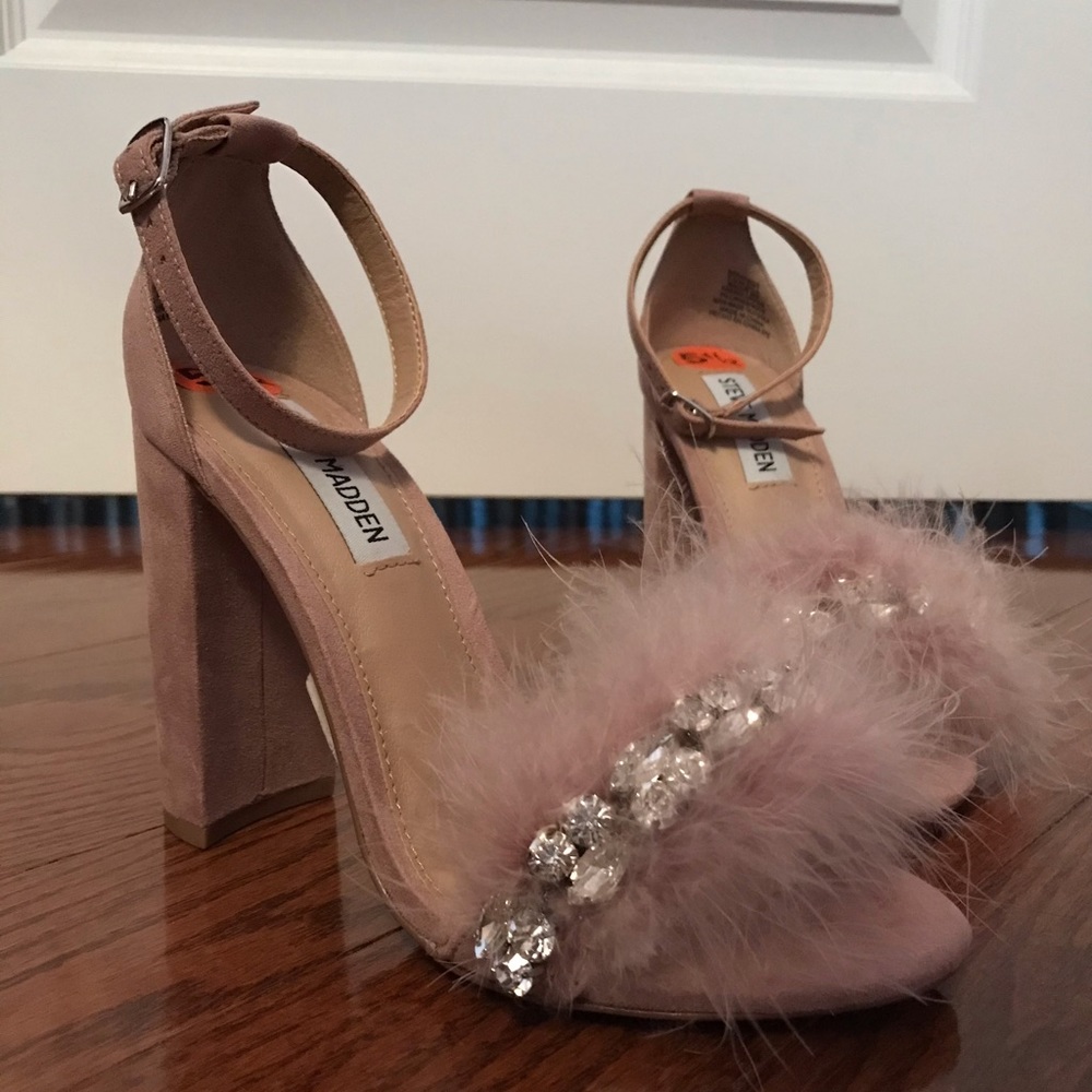 Steve Madden Faux feather rhinestone embellished heel sandal!